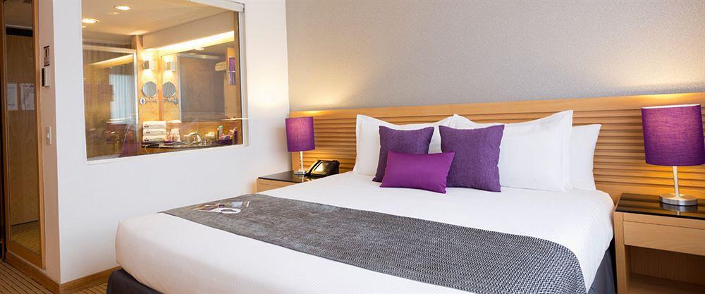 Eurobuilding Hotel & Suites Caracas Ngoại thất bức ảnh A bedroom at the hotel