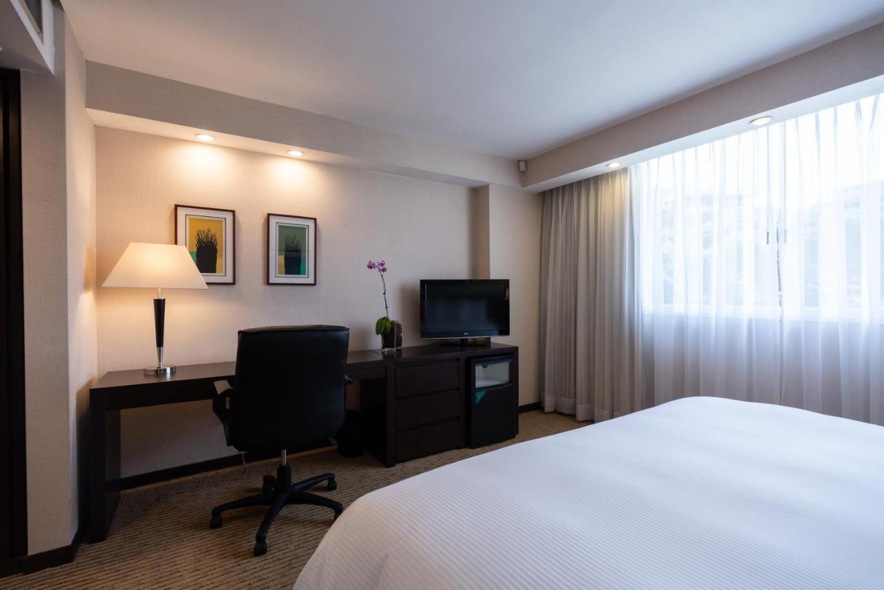 Eurobuilding Hotel & Suites Caracas Ngoại thất bức ảnh A room at the hotel