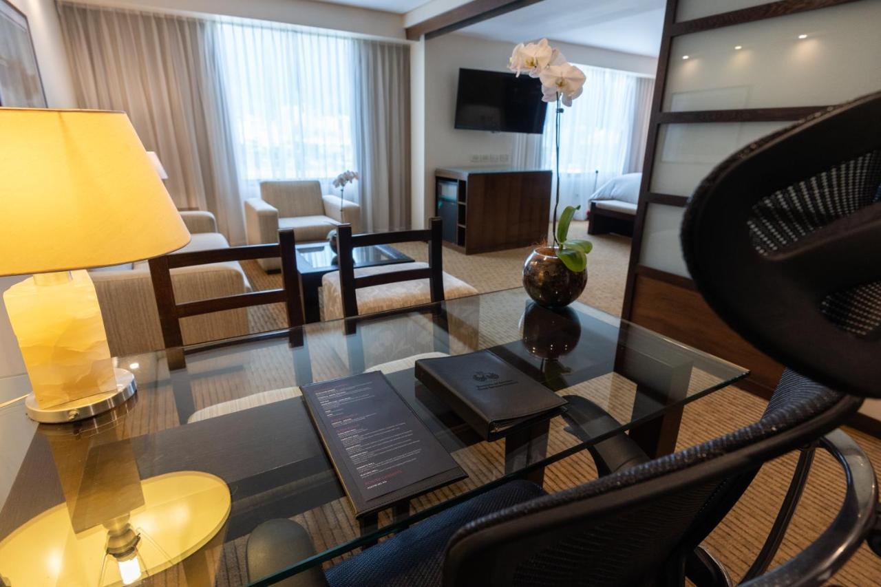 Eurobuilding Hotel & Suites Caracas Ngoại thất bức ảnh A suite at the hotel