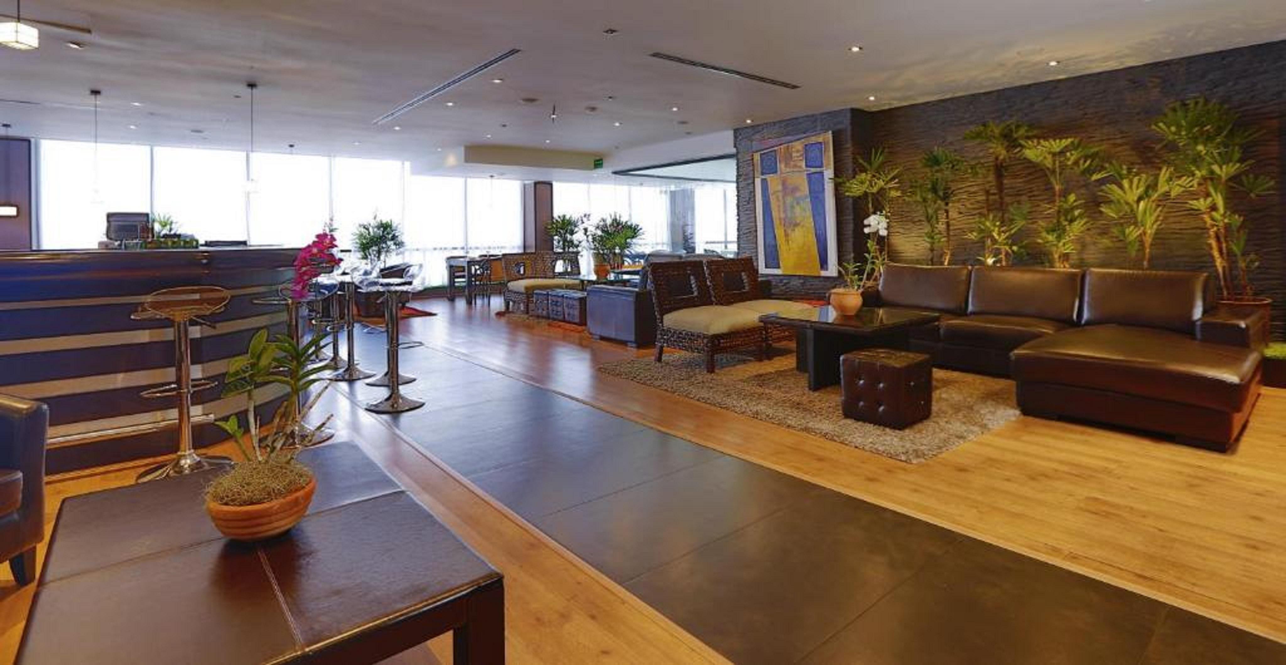 Eurobuilding Hotel & Suites Caracas Ngoại thất bức ảnh The lounge at the airport
