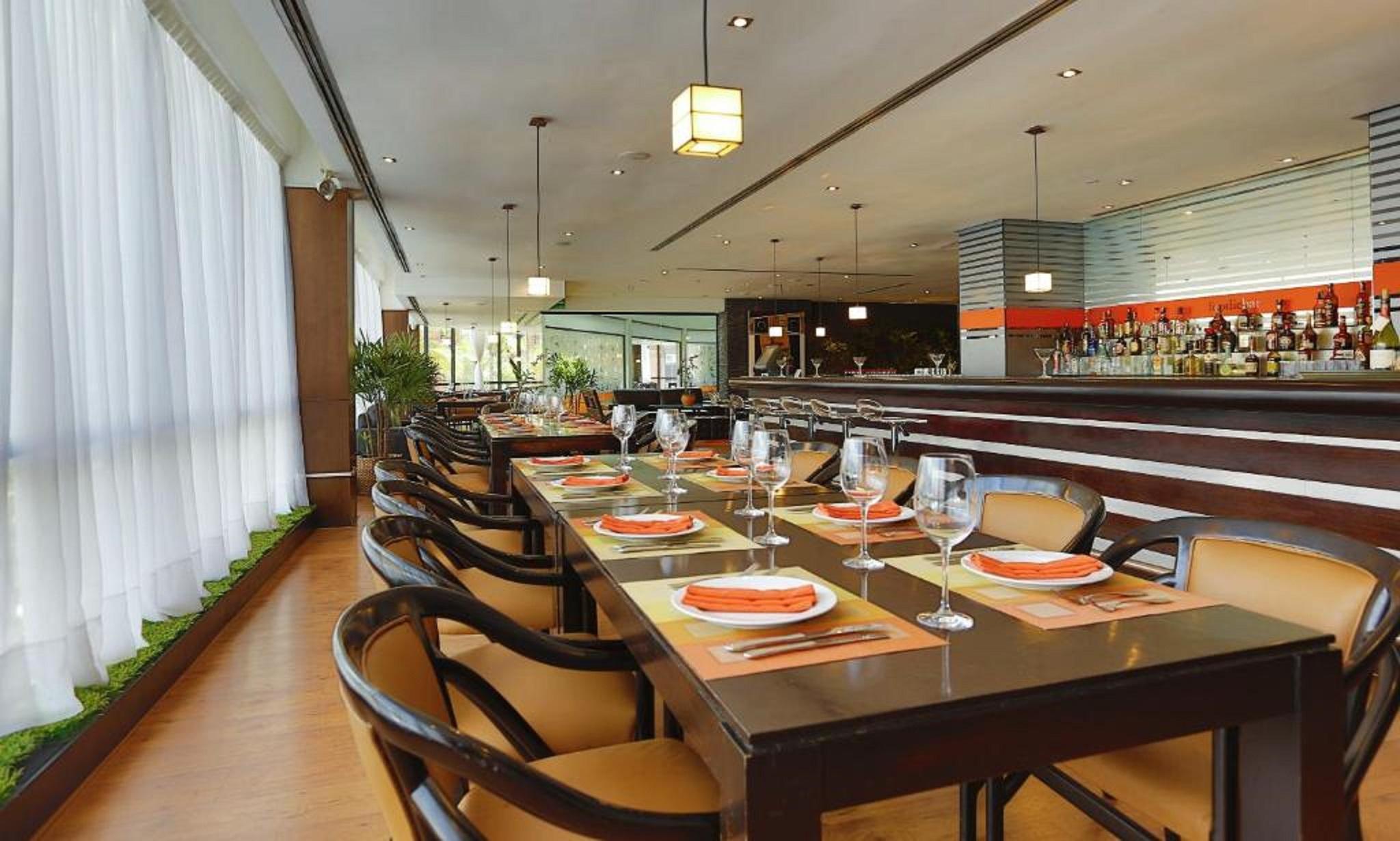 Eurobuilding Hotel & Suites Caracas Ngoại thất bức ảnh The restaurant