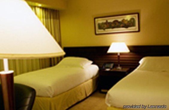 Eurobuilding Hotel & Suites Caracas Phòng bức ảnh A room at the hotel