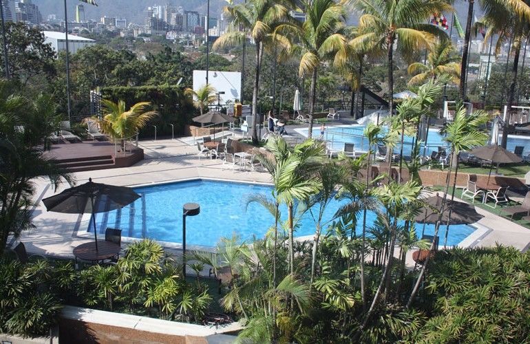 Eurobuilding Hotel & Suites Caracas Ngoại thất bức ảnh The pool at the InterContinental Hotel